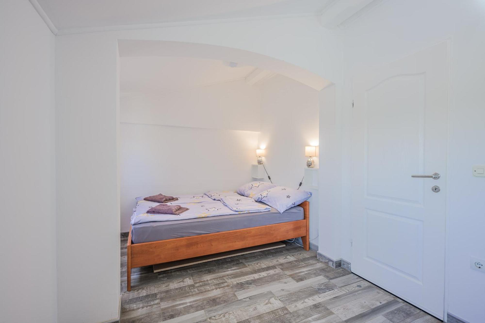 Marlera With Sea View Apartman Liznjan