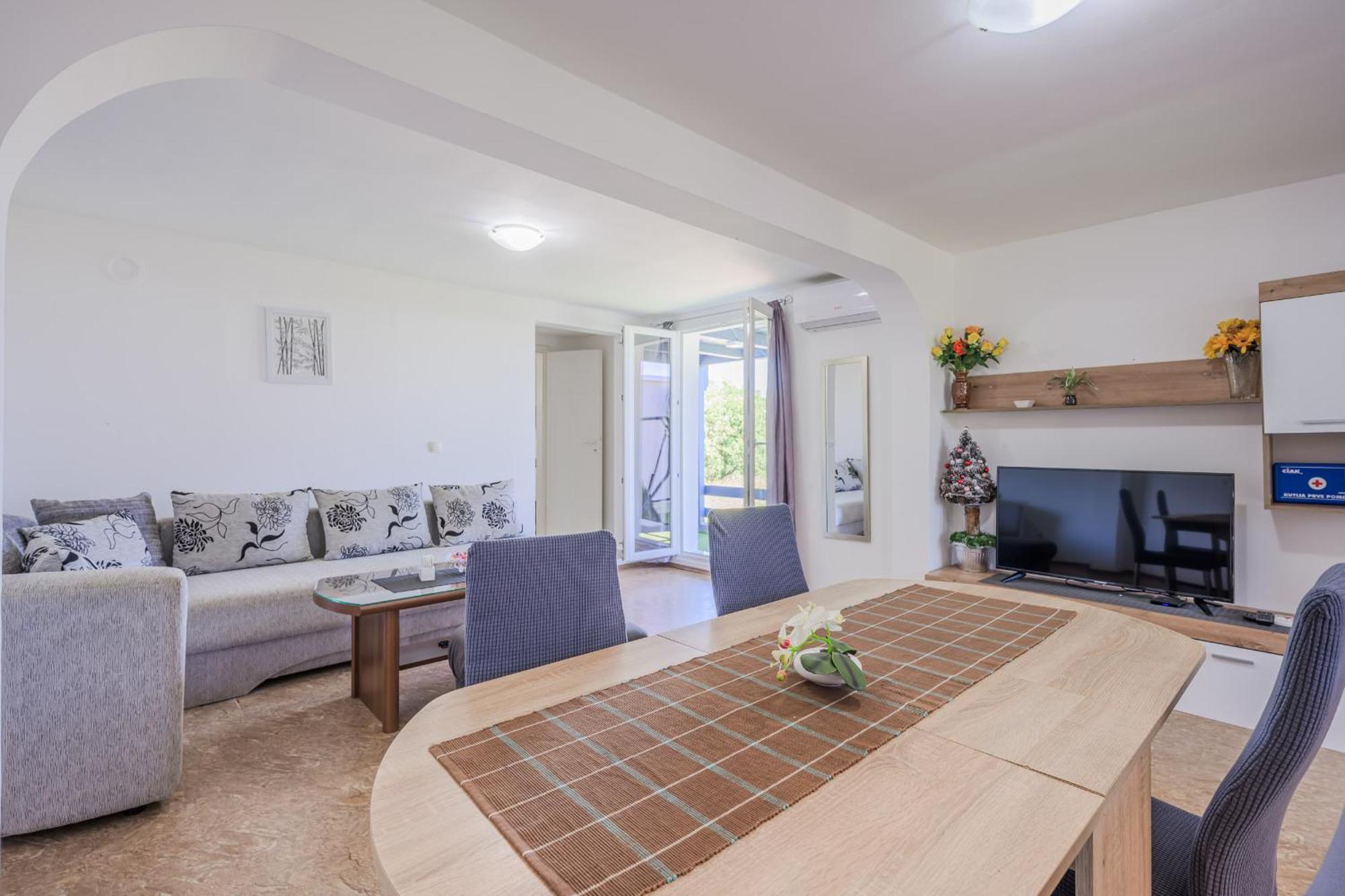 Marlera With Sea View Apartman Liznjan